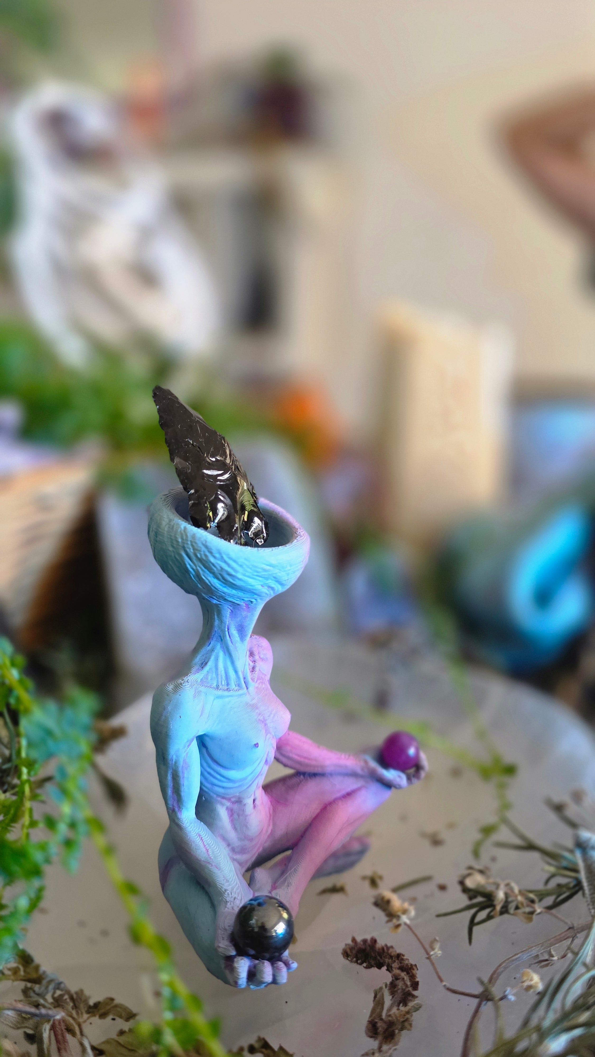 Alien crystal holder 10cm hand painted