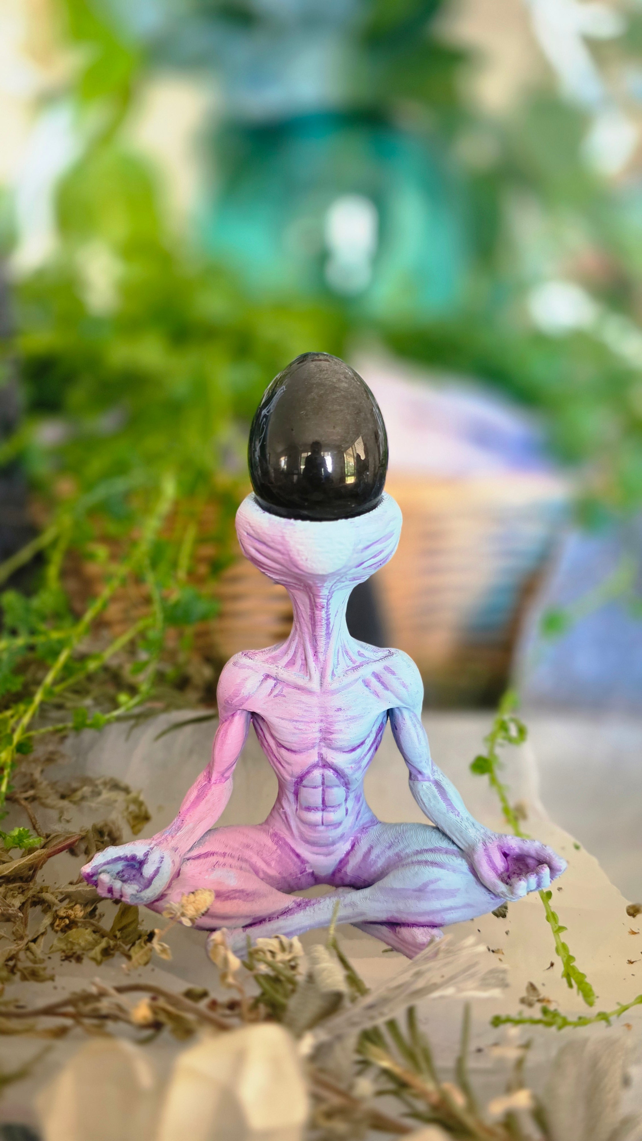 Alien crystal holder 10cm hand painted male