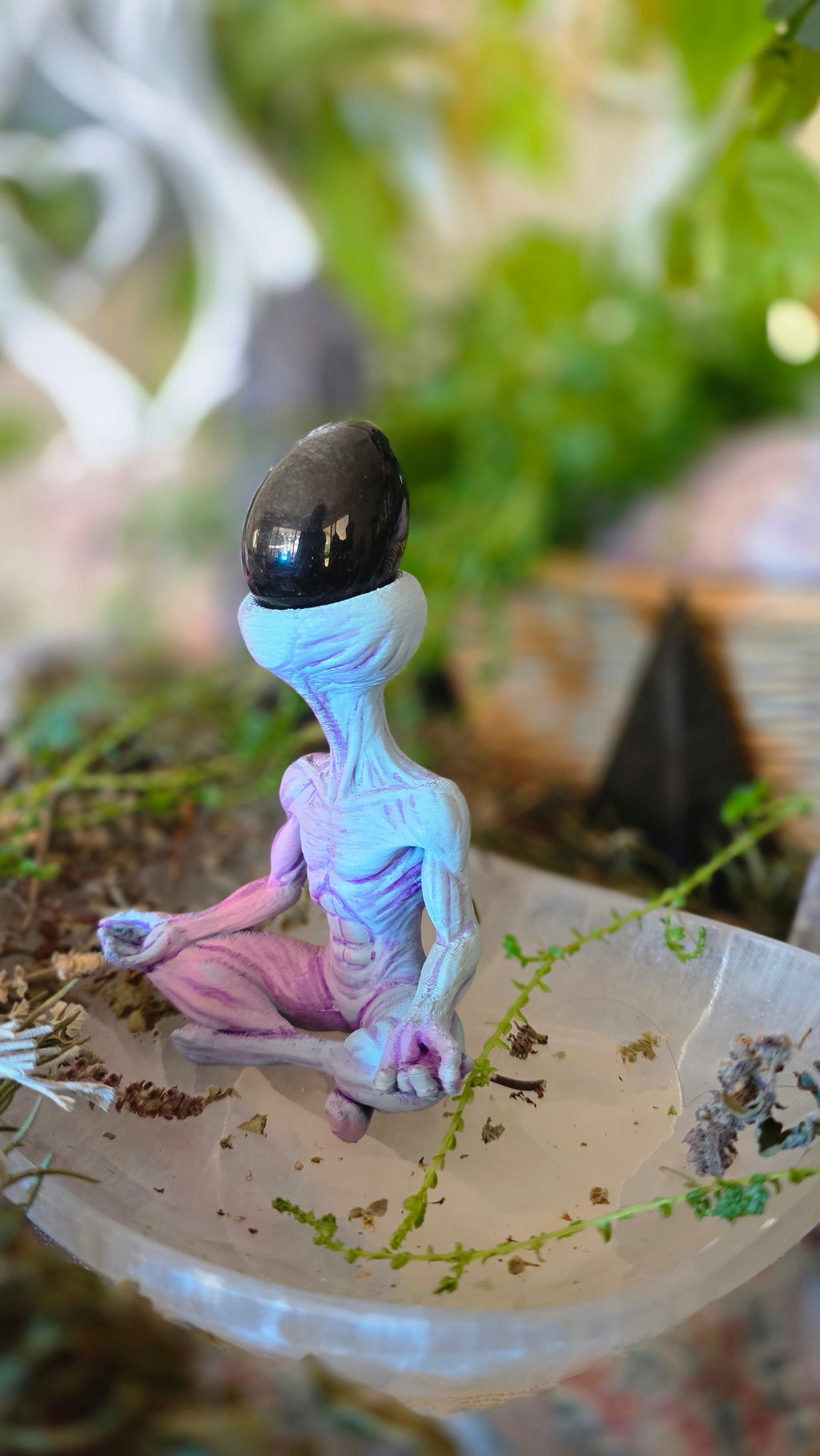 lien crystal holder 10cm hand painted male